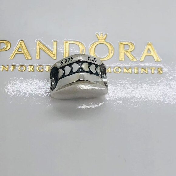 ✨🔥Pandora Philadelphia Eagles NFL Logo Charm Heart Bead S925 - Picture 3 of 3